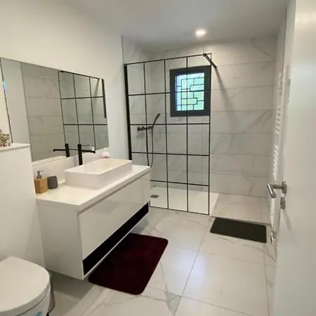 Magnifique Avec Piscine Au Coeur Des Vignes * Cogolin