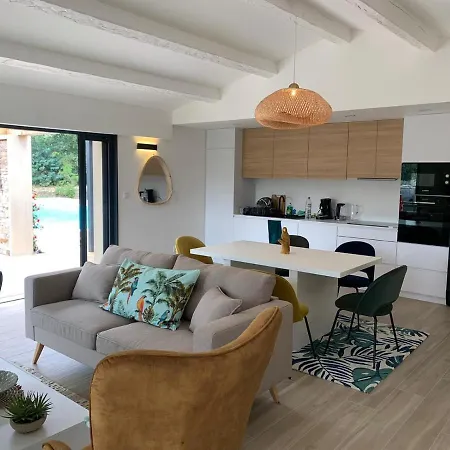 Magnifique Avec Piscine Au Coeur Des Vignes Cogolin