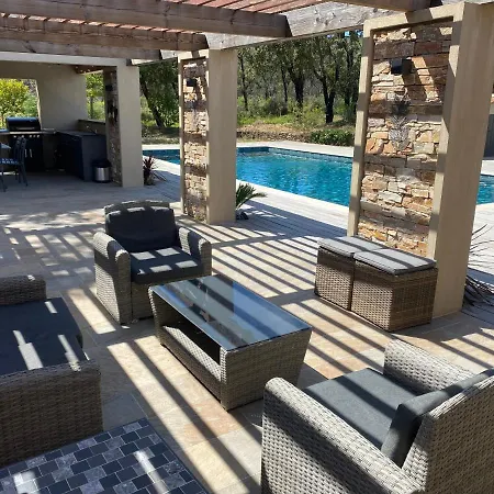 Magnifique Avec Piscine Au Coeur Des Vignes Cogolin